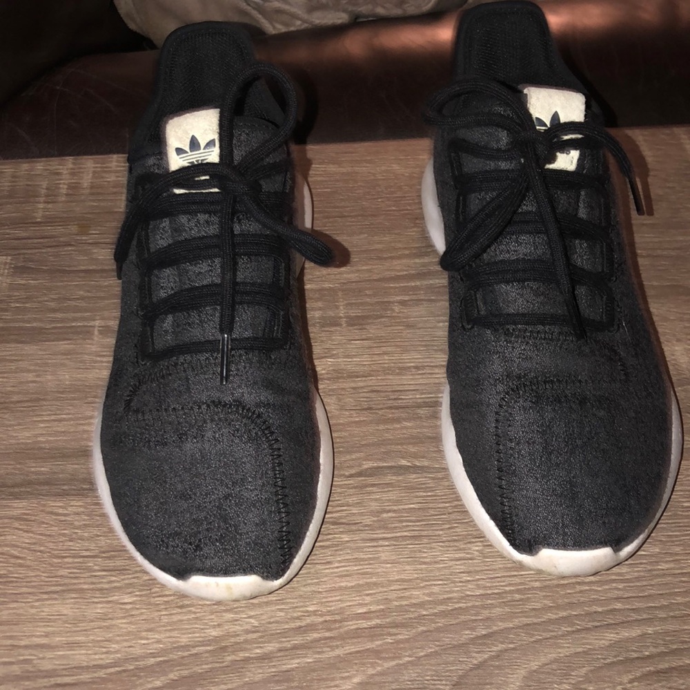 🌚Adidas Tublar🌚